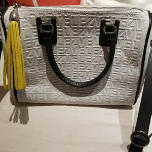 🇨🇴Colombian Brand VELEZ purse